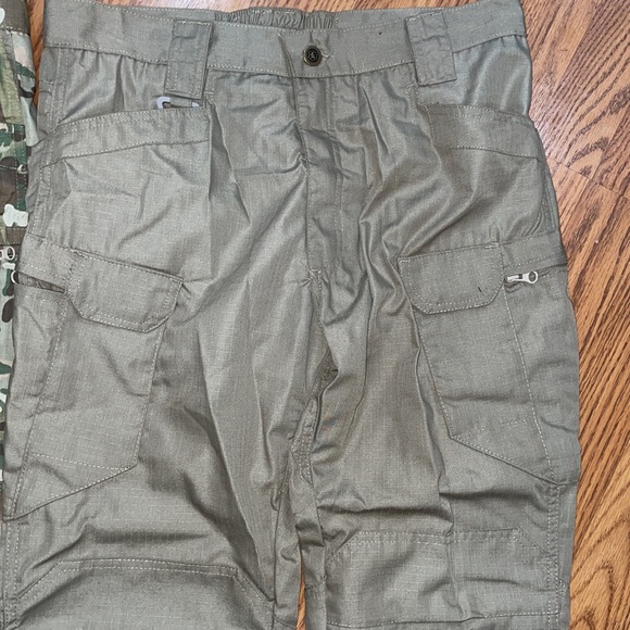 NWT Tactical Pants Khaki & Camo Medium - Picture 6 of 13